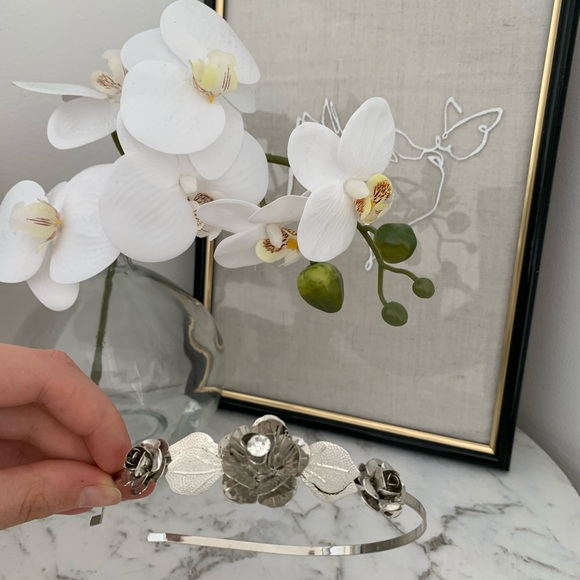 Silver Floral Headband - Picture 4 of 4